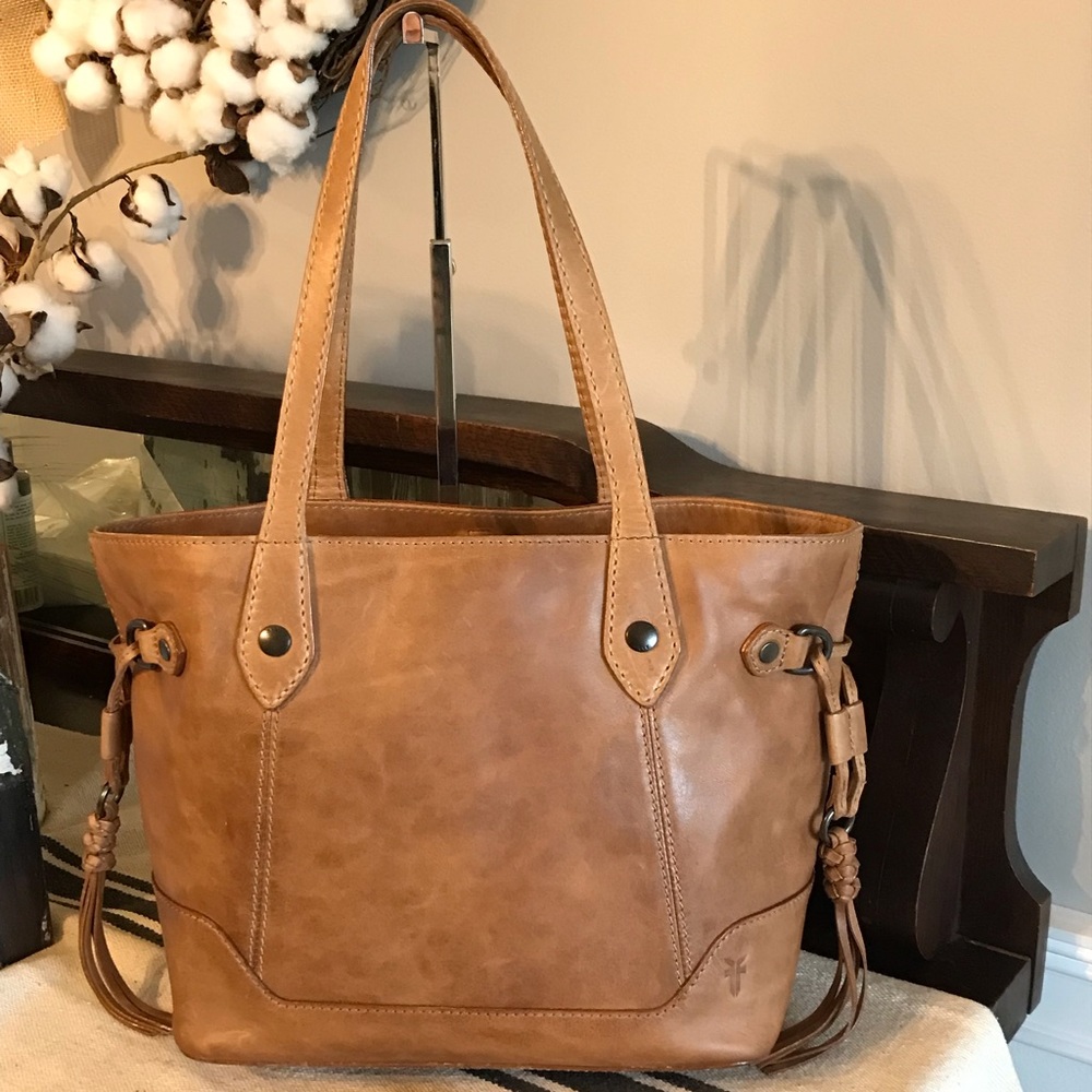 NWOT  Frye Melissa Carryall Shoulder Bag Leather Beige Brown Retail $328